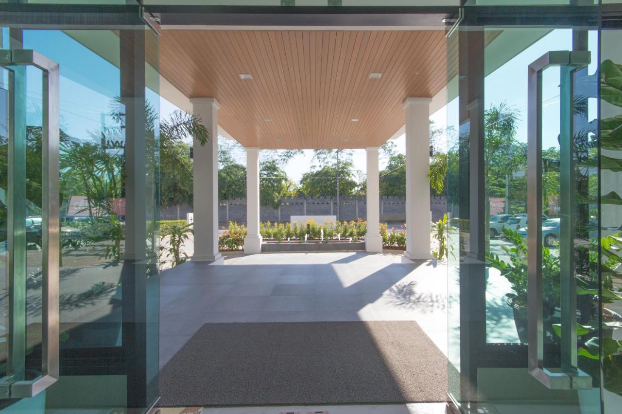 Donchan Grand Hotel Chiang Mai Exterior foto