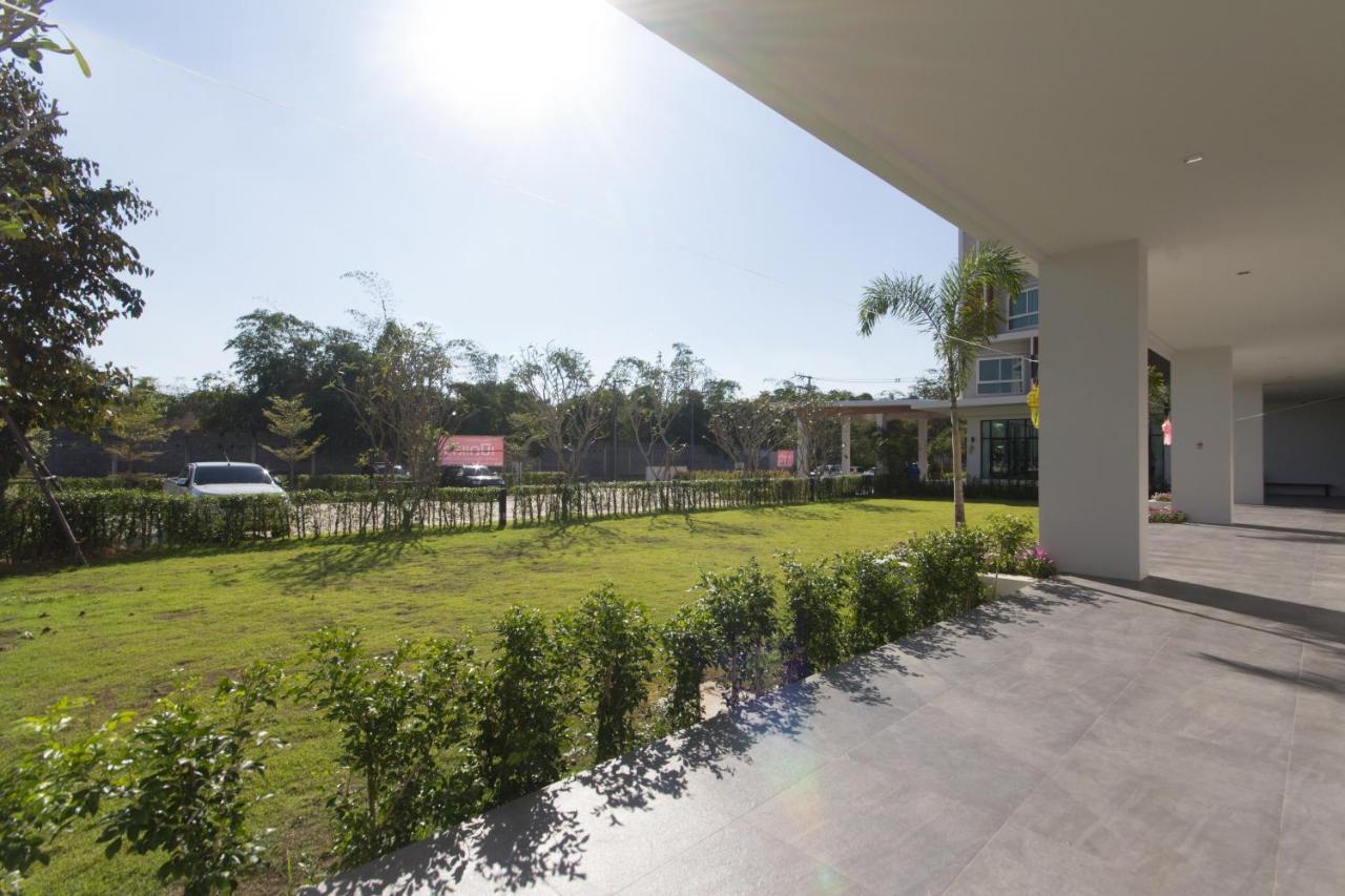Donchan Grand Hotel Chiang Mai Exterior foto