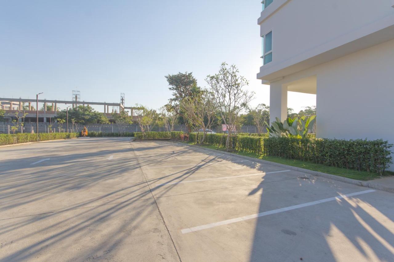 Donchan Grand Hotel Chiang Mai Exterior foto