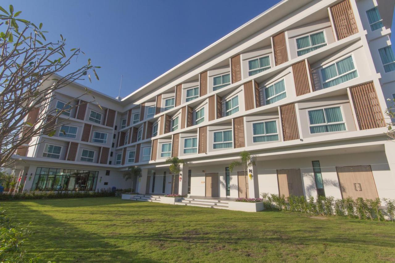 Donchan Grand Hotel Chiang Mai Exterior foto