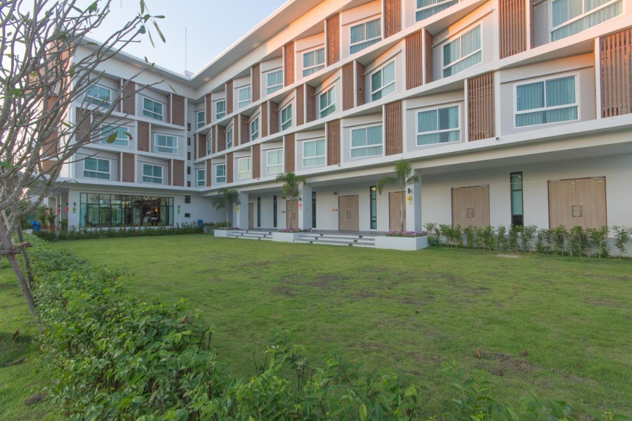 Donchan Grand Hotel Chiang Mai Exterior foto